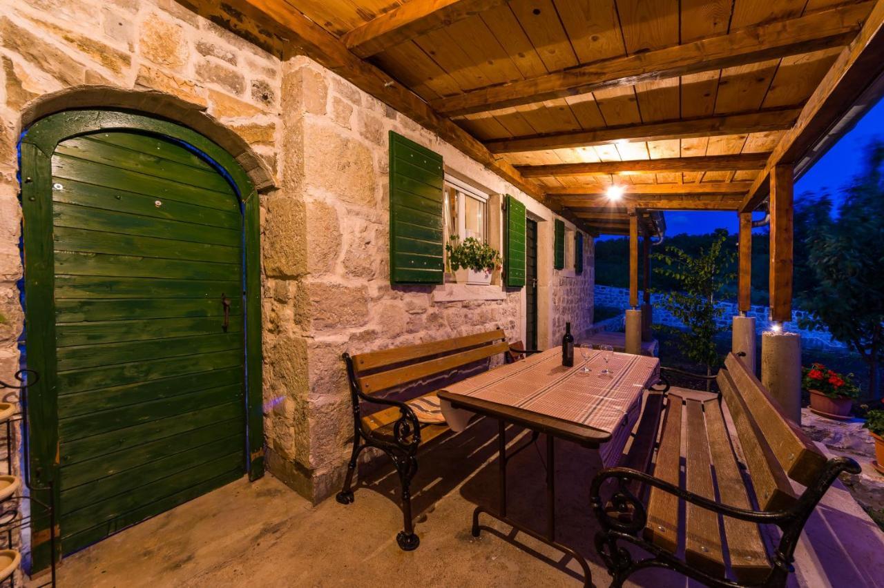 Holiday Home Ante With Beautiful Private Garden Nadin Eksteriør billede
